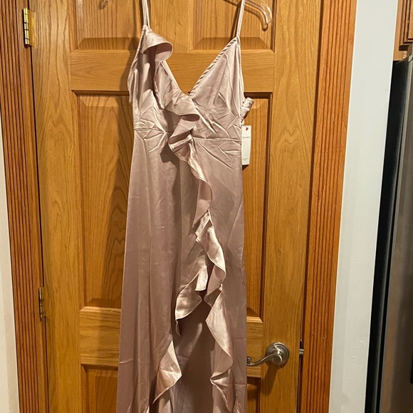 Spaghetti strap gown - Picture 5 of 5